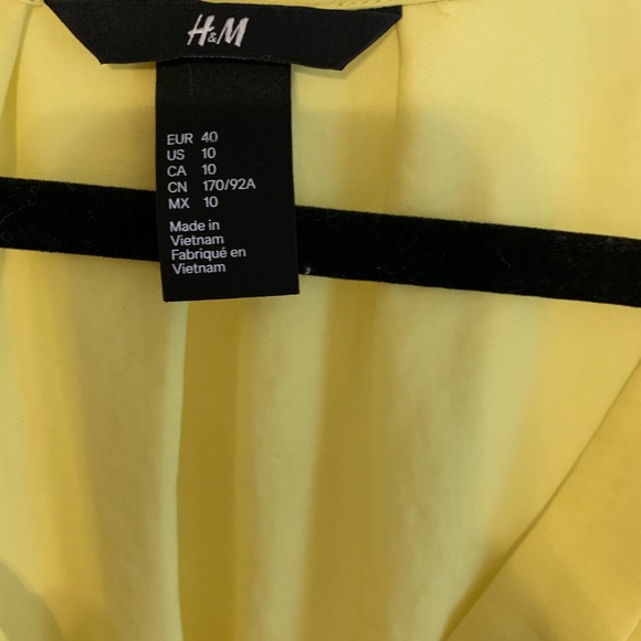 H&M yellow blouse - Picture 2 of 3